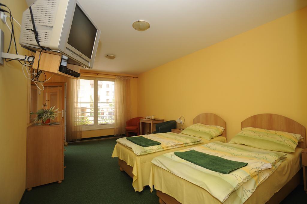 Hotel City Pardubice Esterno foto