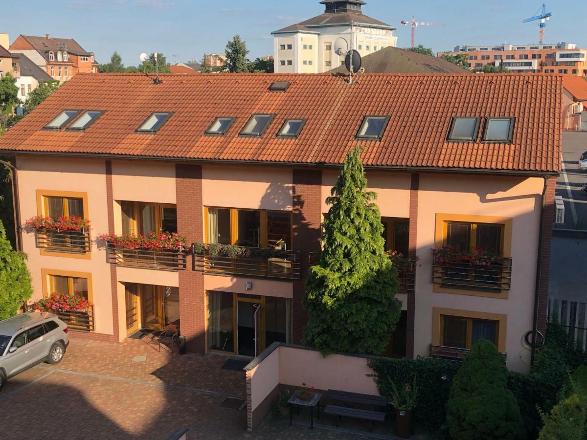 Hotel City Pardubice Esterno foto